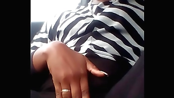 Naejaexx playing with her pussy in car