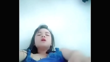 THỦ DÂM VỚI CON CU GIẢ 25CM