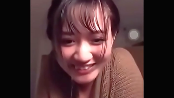 Gái xinh bigo thả rông khoe vếu