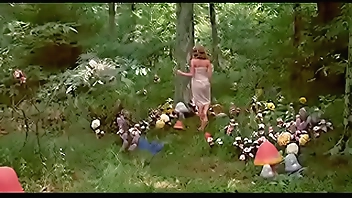 Alice in Wonderland- (Alice in Wonderland) -1976