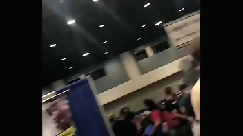 Bulge flash at comicon lol. Check the reaction to the bbc by the white girl at the end